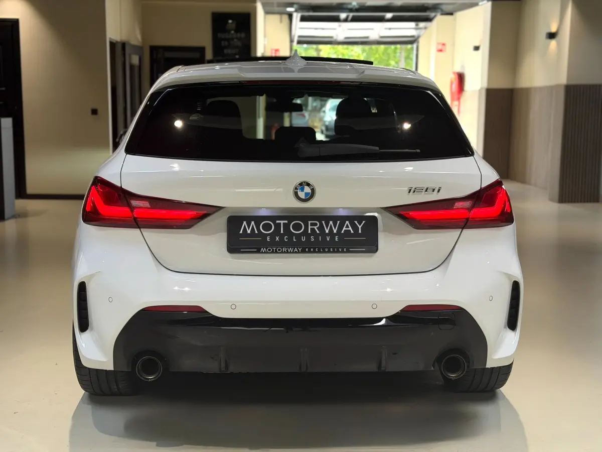 120i High Executive|Pano|HUD|Keyless|Sfeer