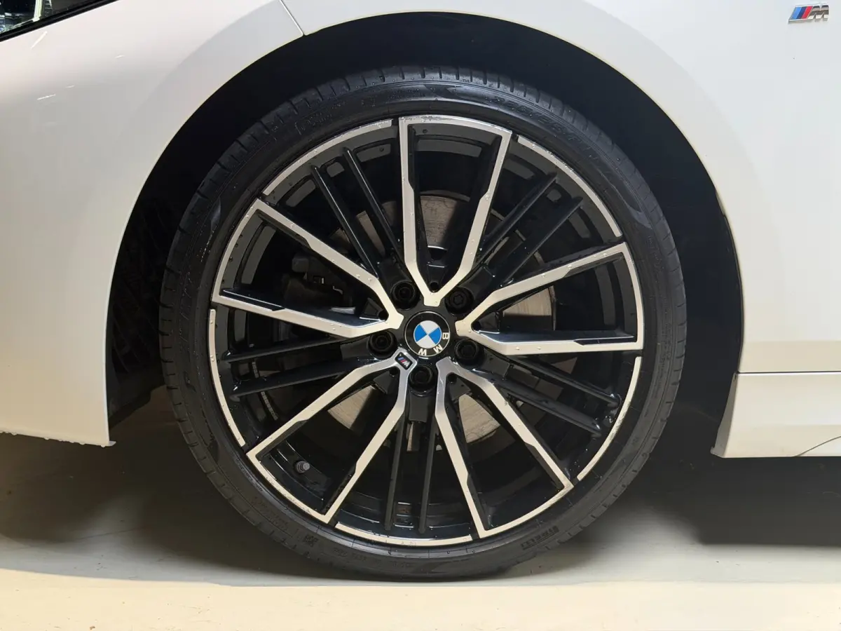 120i High Executive|Pano|HUD|Keyless|Sfeer