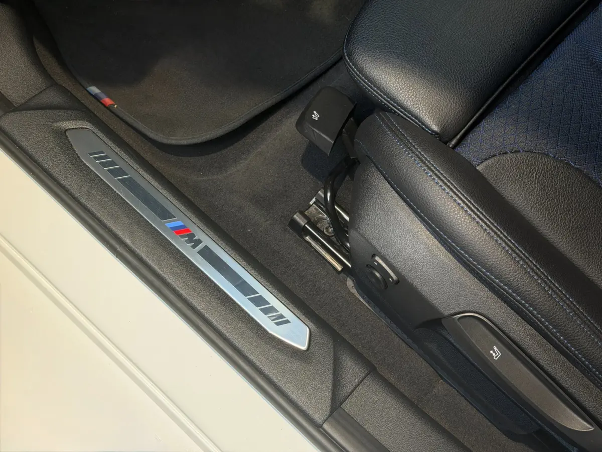 120i High Executive|Pano|HUD|Keyless|Sfeer