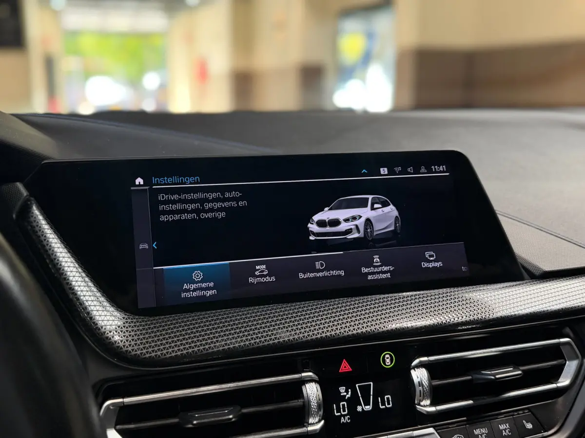 120i High Executive|Pano|HUD|Keyless|Sfeer
