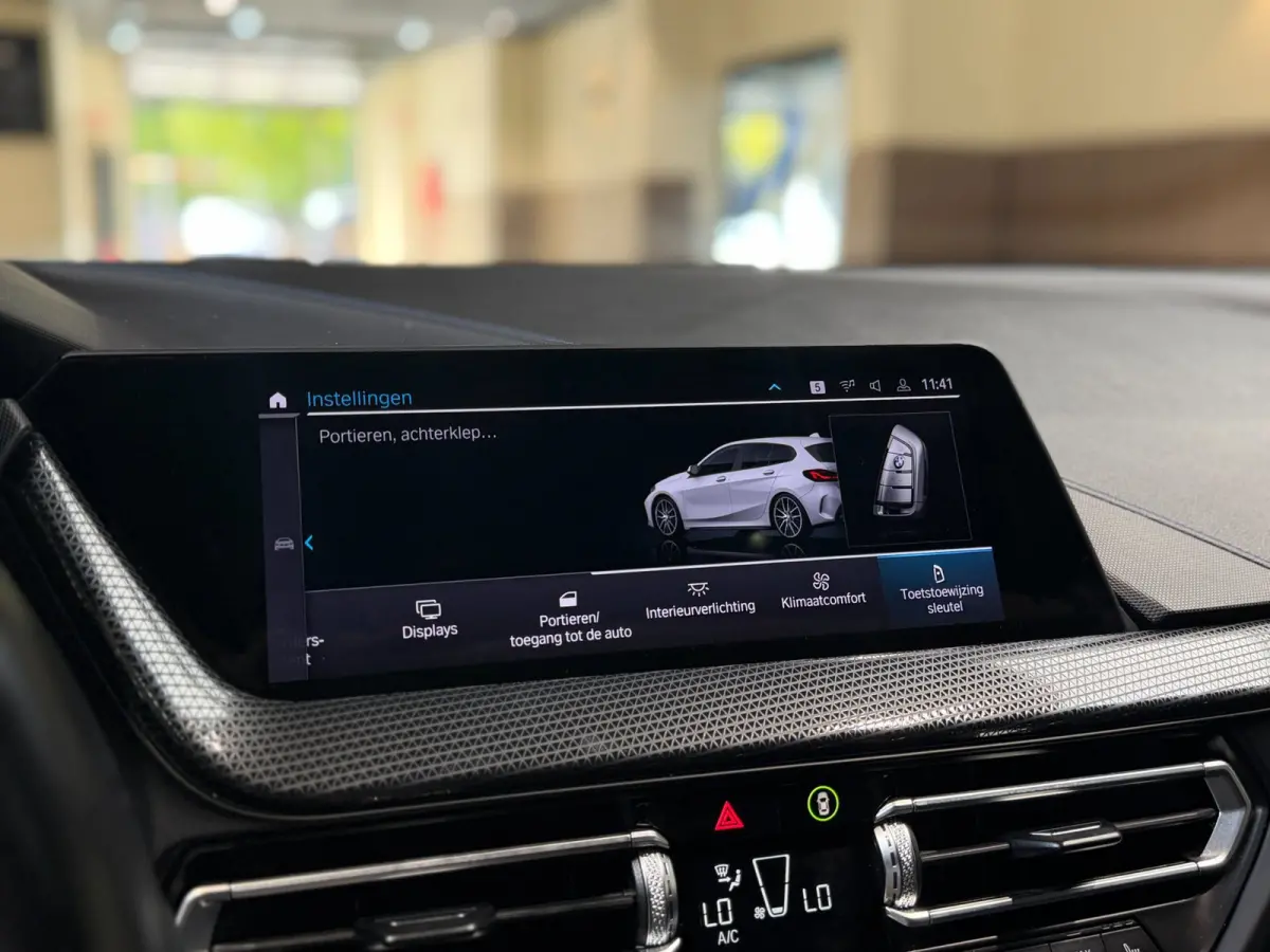 120i High Executive|Pano|HUD|Keyless|Sfeer