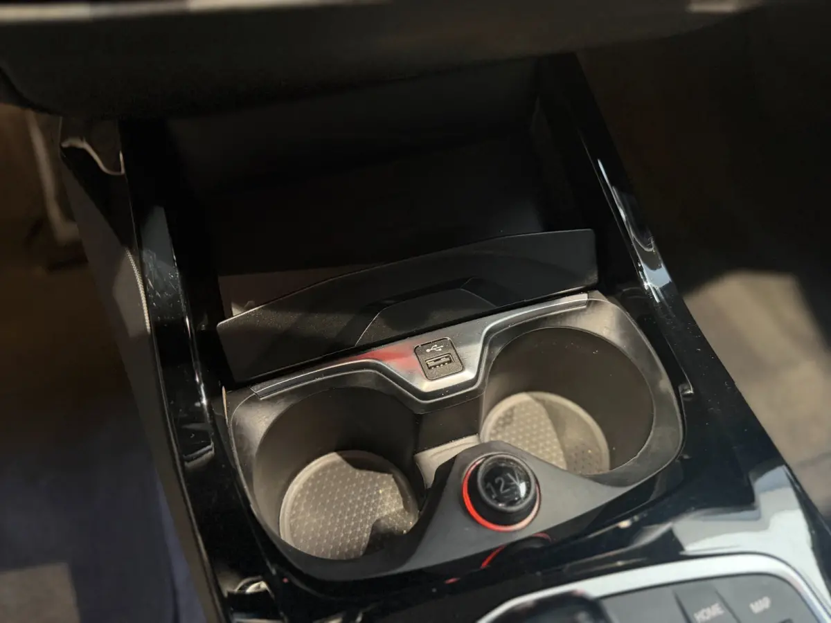 120i High Executive|Pano|HUD|Keyless|Sfeer