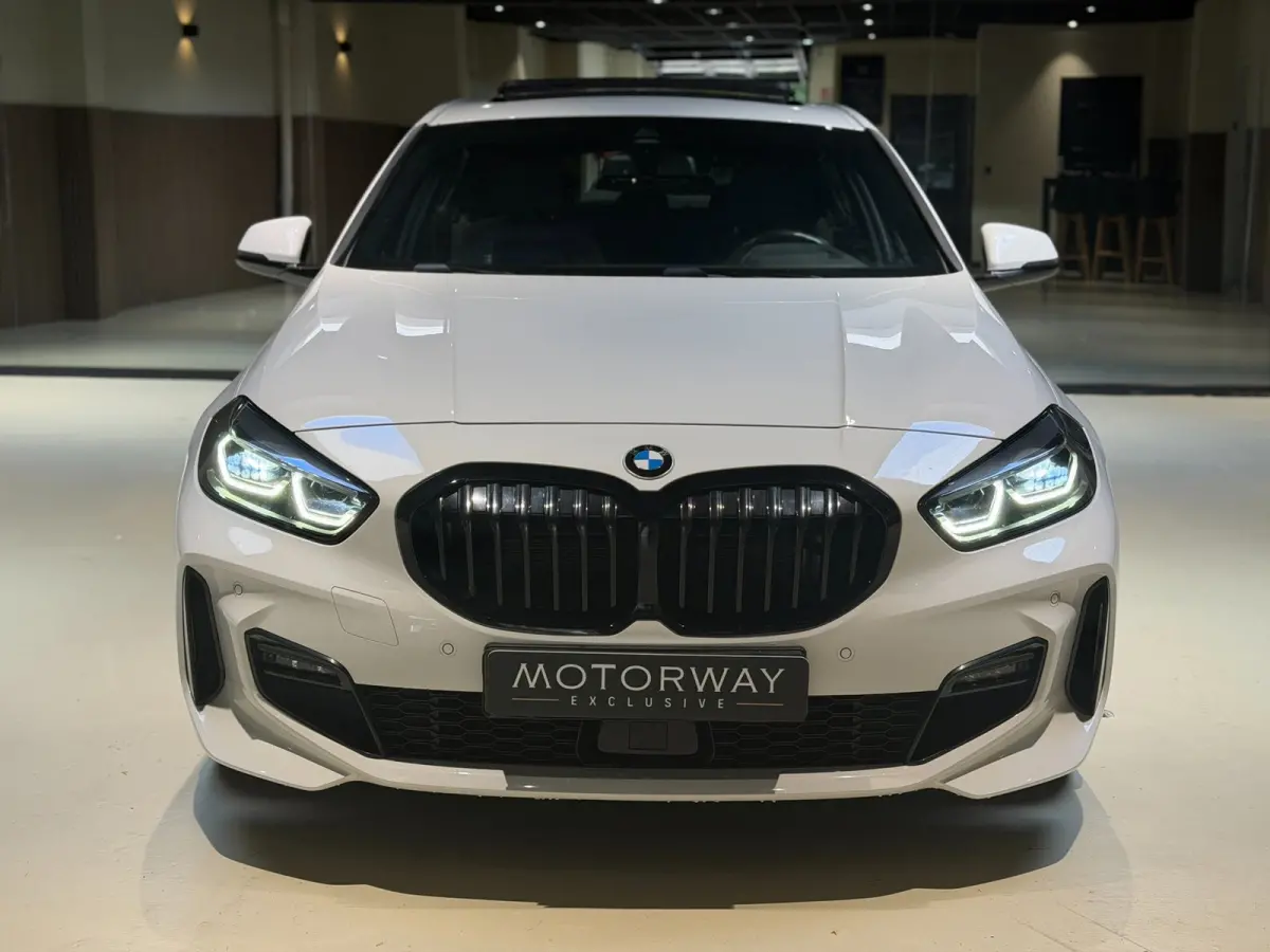 120i High Executive|Pano|HUD|Keyless|Sfeer