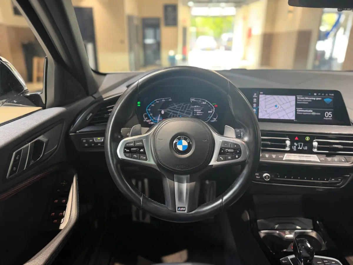 120i High Executive|Pano|HUD|Keyless|Sfeer