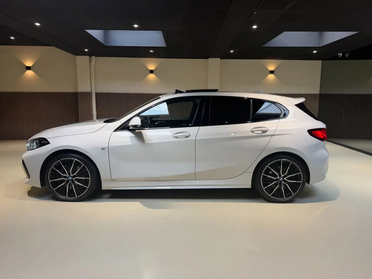 120i High Executive|Pano|HUD|Keyless|Sfeer