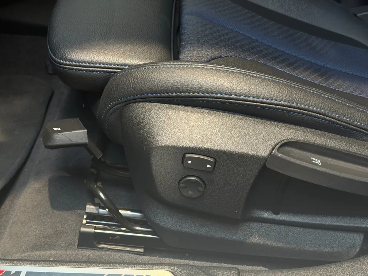 120i High Executive|Pano|HUD|Keyless|Sfeer