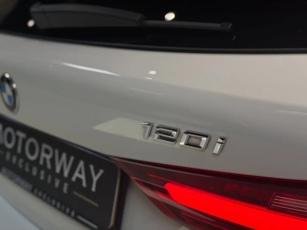120i High Executive|Pano|HUD|Keyless|Sfeer
