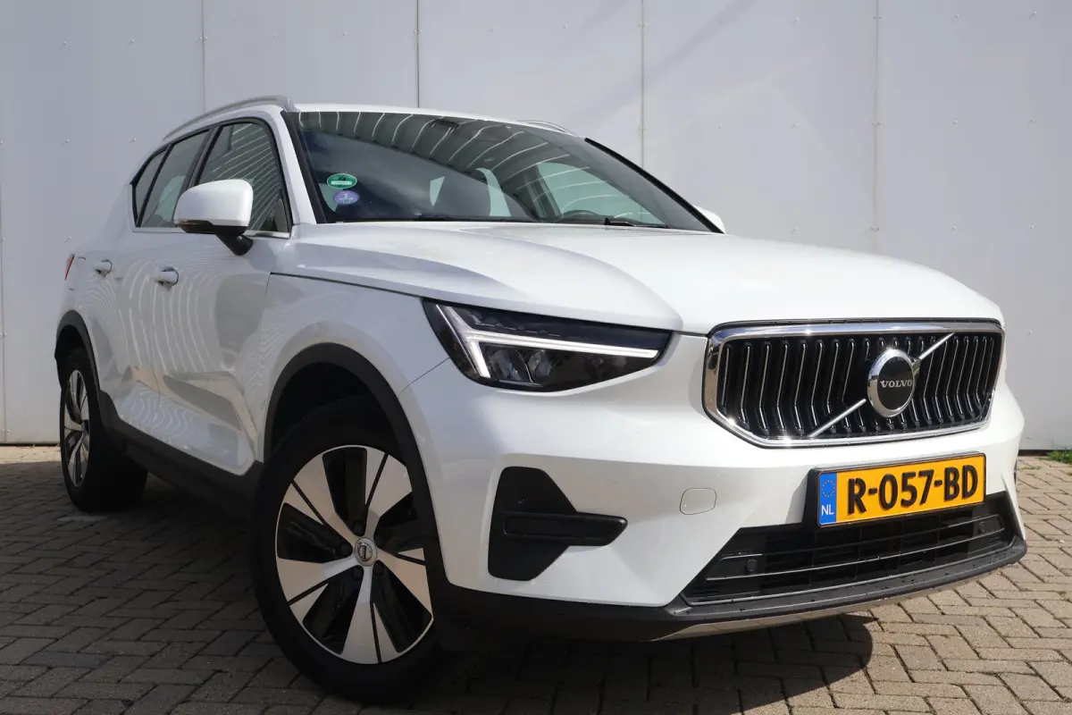 1.5 T4 Plug-in hybrid Core Bright Facelift! | Camera | Crystal White | Trekhaak