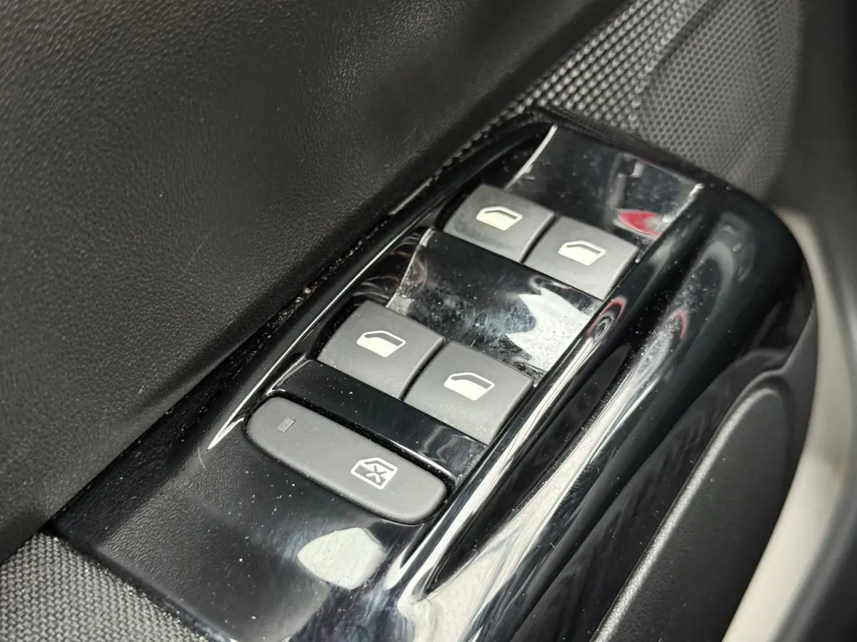 1.2 PureTech Shine 2e Eigenaar|Navi|Camera|Clima|Cruise|Carplay|N.A.P|APK tot 07-2027