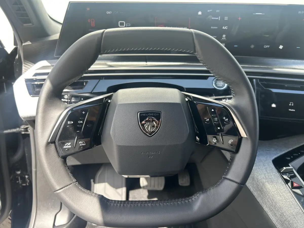 1.2 Hybrid 145 Allure 7p | Stoelverwarming | Camera | Cruise Control | Apple Carplay/Android Auto