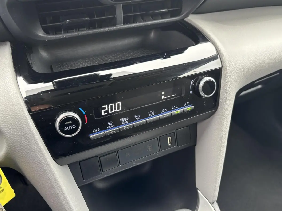 1.5 Hybrid First Edition | Carplay | Camera | 17 inch | Adaptive Cruise Control