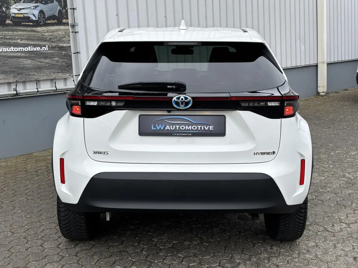 1.5 Hybrid First Edition | Carplay | Camera | 17 inch | Adaptive Cruise Control