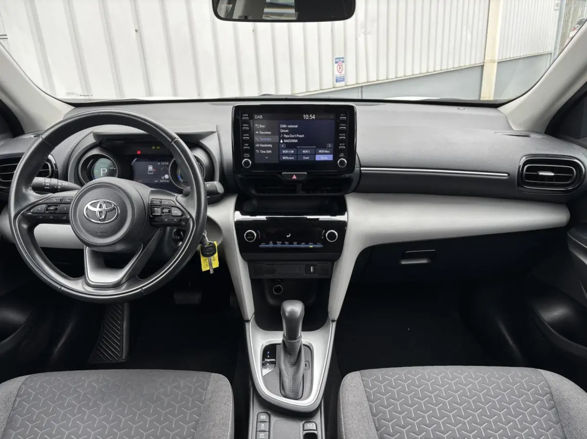 1.5 Hybrid First Edition | Carplay | Camera | 17 inch | Adaptive Cruise Control