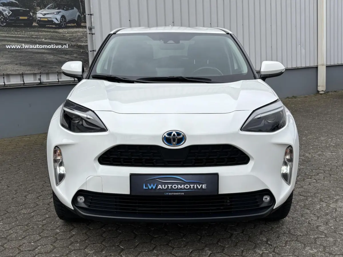 1.5 Hybrid First Edition | Carplay | Camera | 17 inch | Adaptive Cruise Control