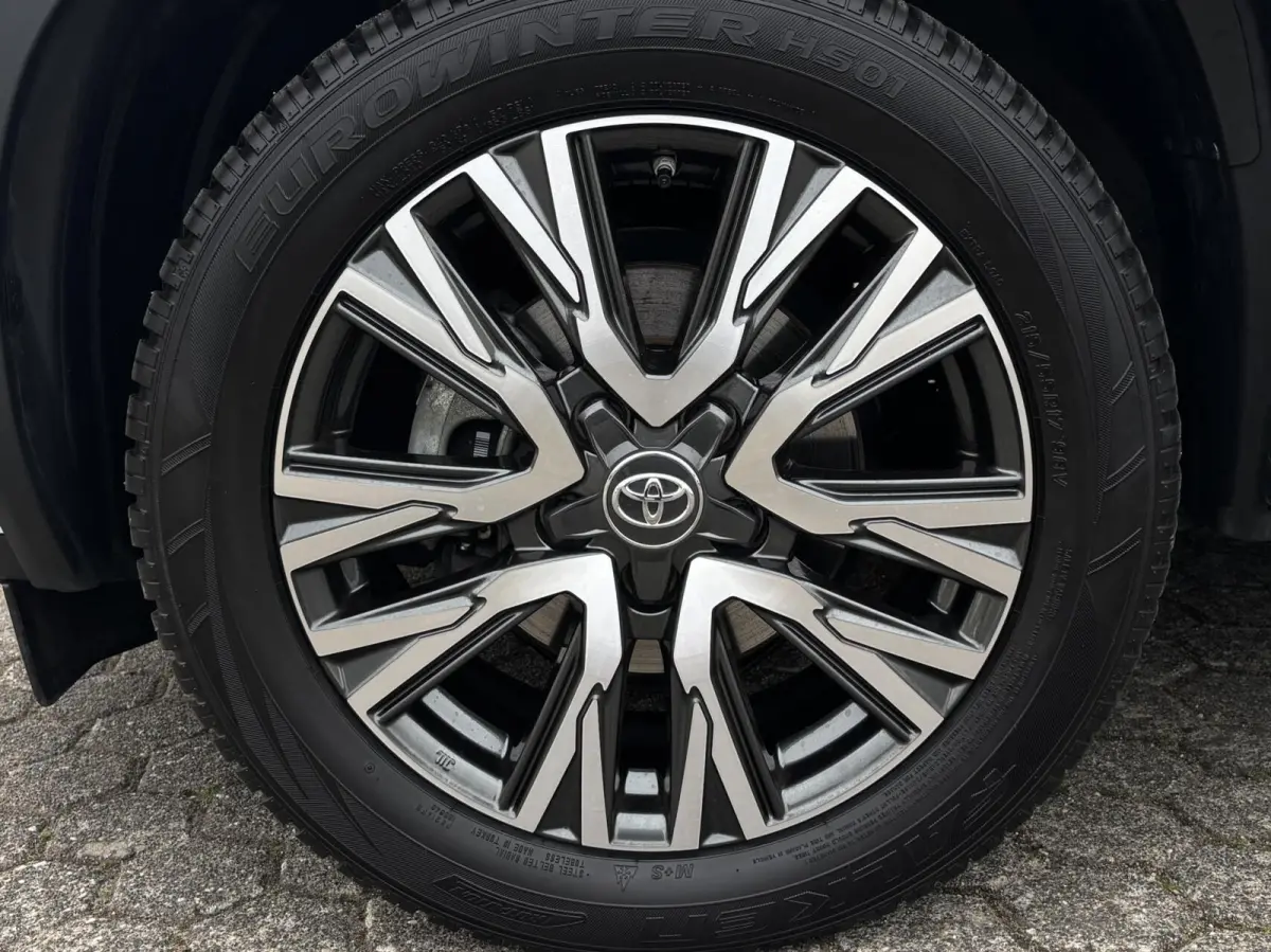 1.5 Hybrid First Edition | Carplay | Camera | 17 inch | Adaptive Cruise Control