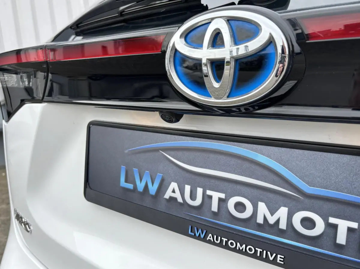 1.5 Hybrid First Edition | Carplay | Camera | 17 inch | Adaptive Cruise Control
