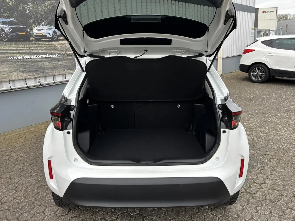 1.5 Hybrid First Edition | Carplay | Camera | 17 inch | Adaptive Cruise Control