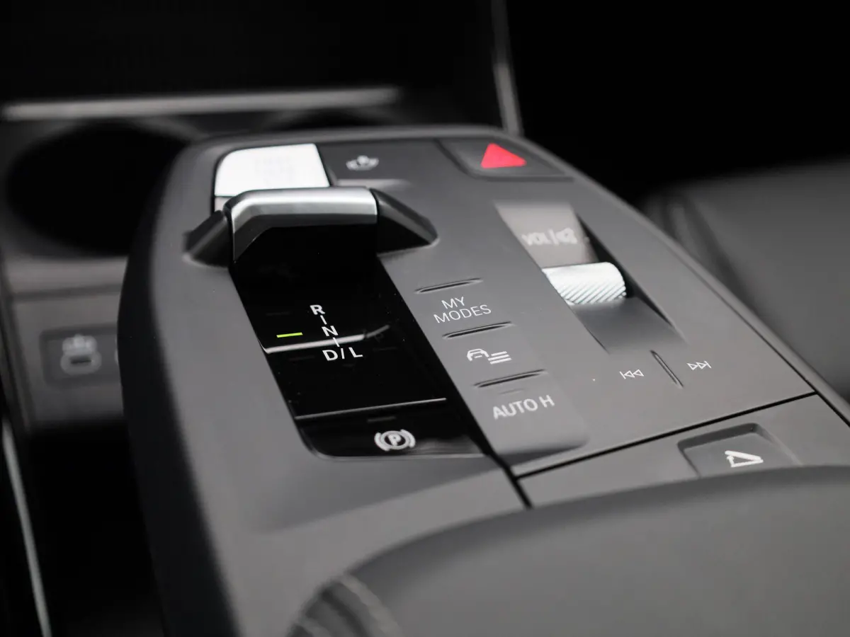 xDrive25e | LEER | CAMERA | STOELVERWARMING | NAVIGATIE