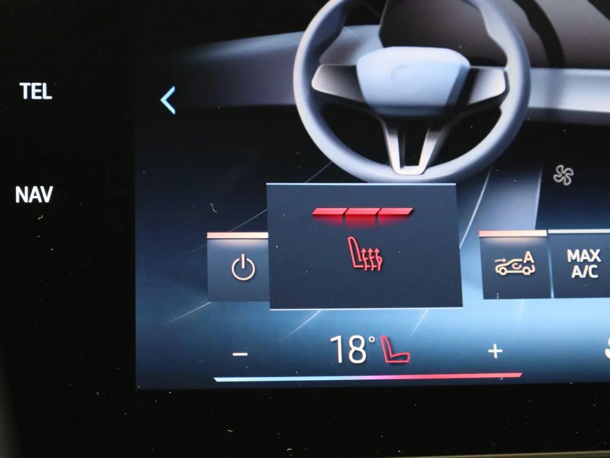 xDrive25e | LEER | CAMERA | STOELVERWARMING | NAVIGATIE