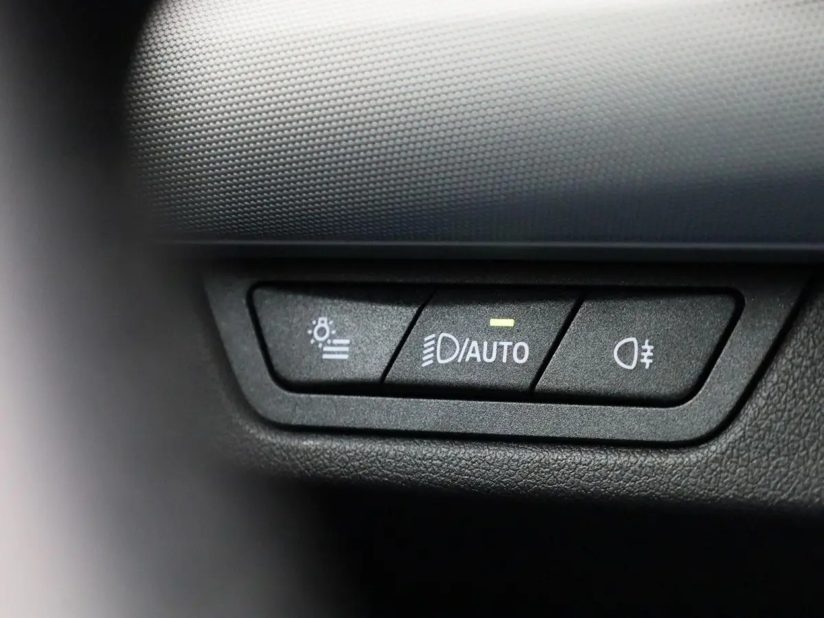 xDrive25e | LEER | CAMERA | STOELVERWARMING | NAVIGATIE