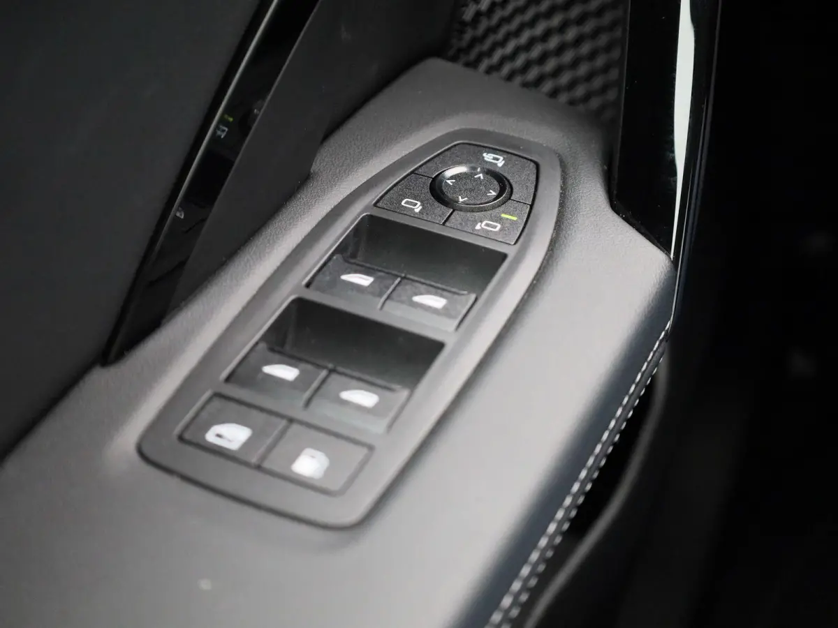 xDrive25e | LEER | CAMERA | STOELVERWARMING | NAVIGATIE