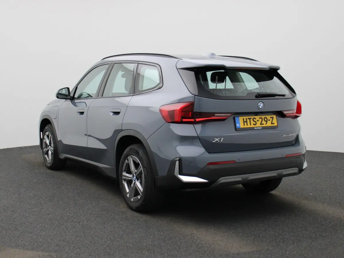 xDrive25e | LEER | CAMERA | STOELVERWARMING | NAVIGATIE