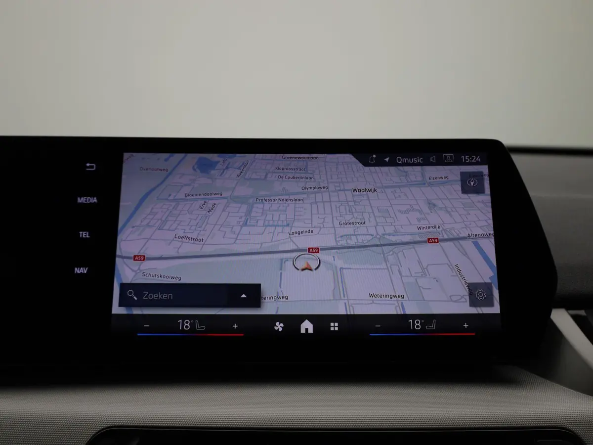 xDrive25e | LEER | CAMERA | STOELVERWARMING | NAVIGATIE