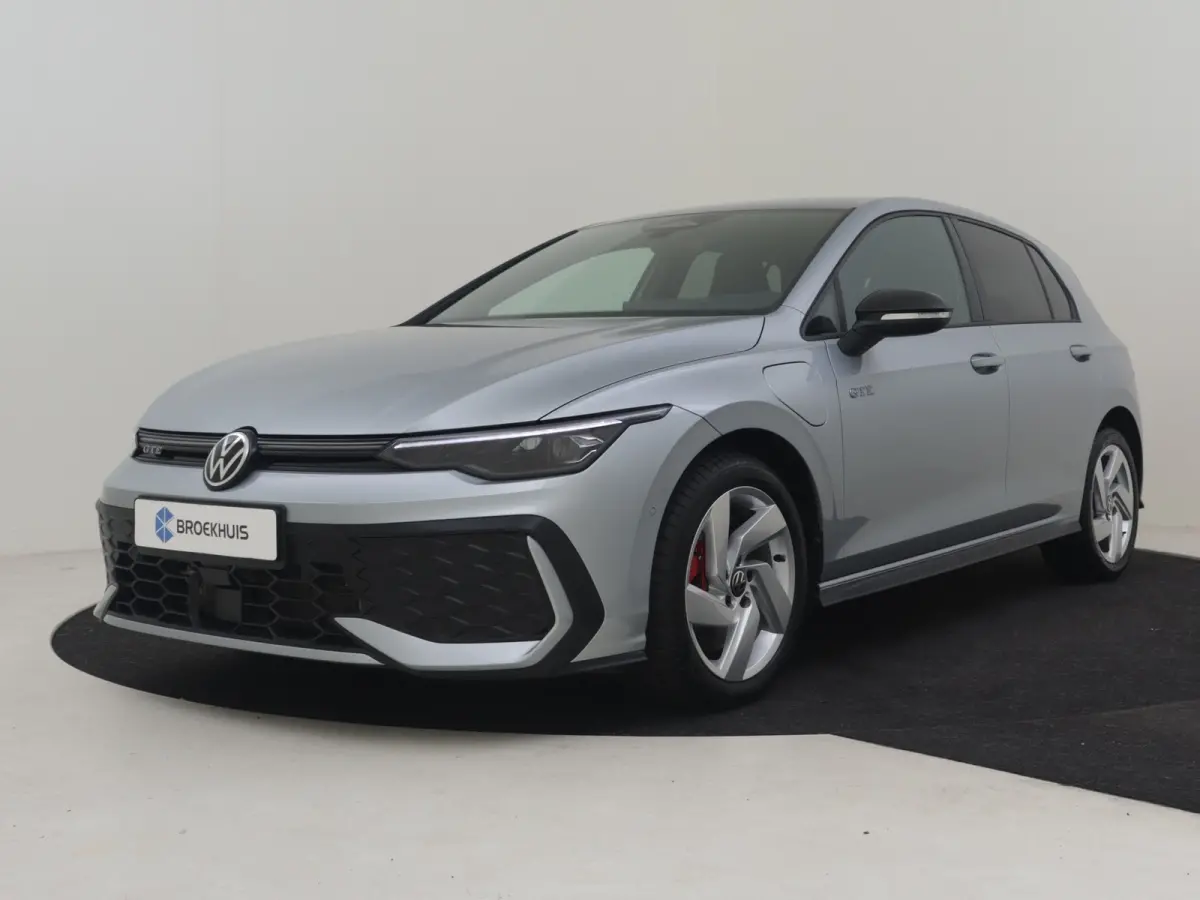 1.5 eHybrid GTE 272PK DSG/AUTO | Camera | IQ Light l Elektr. Trekhaak | Parkeerassistent | Head-up Display | Stoel/stuurverwarming | App connect | Dodehoek detectie |IQ Lights | DAB | 17"LMV