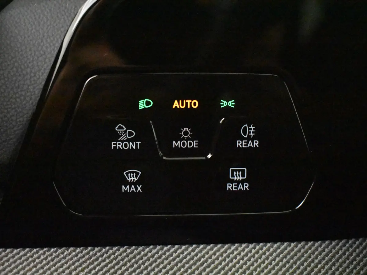 1.5 eHybrid GTE 272PK DSG/AUTO | Camera | IQ Light l Elektr. Trekhaak | Parkeerassistent | Head-up Display | Stoel/stuurverwarming | App connect | Dodehoek detectie |IQ Lights | DAB | 17"LMV