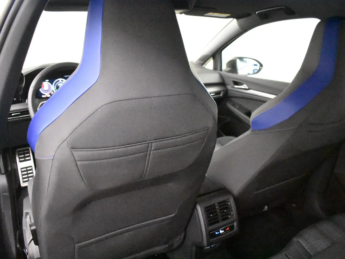 1.5 eHybrid GTE 272PK DSG/AUTO | Camera | IQ Light l Elektr. Trekhaak | Parkeerassistent | Head-up Display | Stoel/stuurverwarming | App connect | Dodehoek detectie |IQ Lights | DAB | 17"LMV
