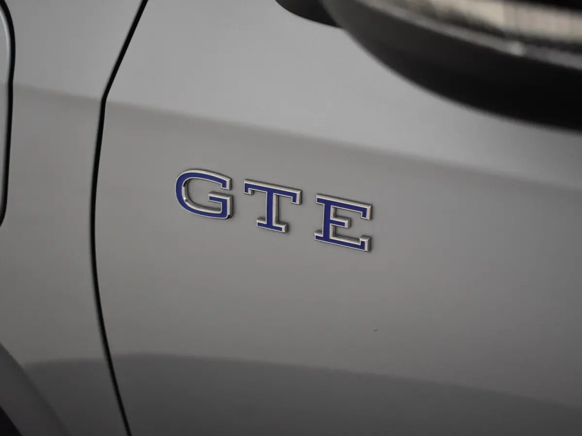 1.5 eHybrid GTE 272PK DSG/AUTO | Camera | IQ Light l Elektr. Trekhaak | Parkeerassistent | Head-up Display | Stoel/stuurverwarming | App connect | Dodehoek detectie |IQ Lights | DAB | 17"LMV