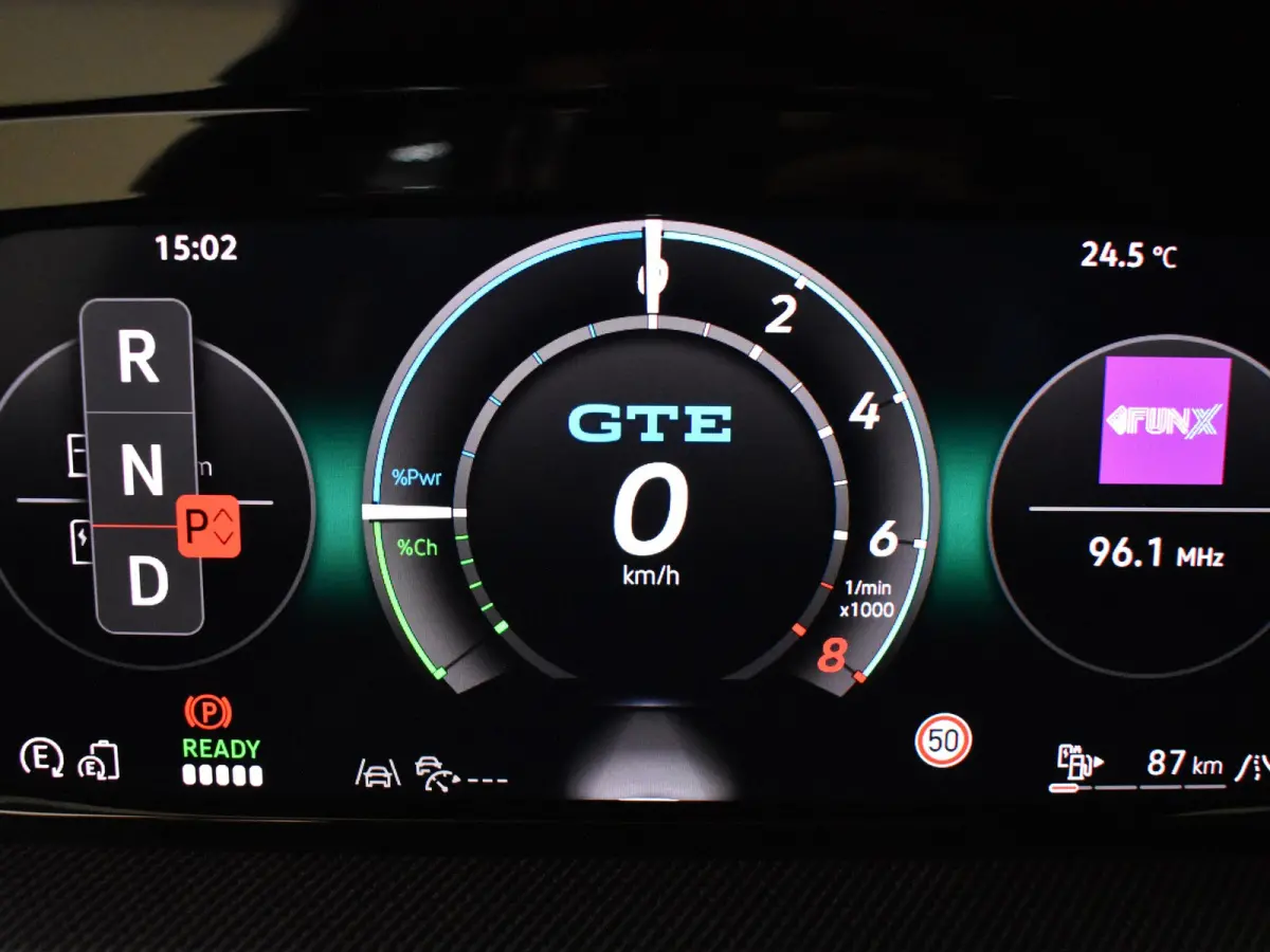 1.5 eHybrid GTE 272PK DSG/AUTO | Camera | IQ Light l Elektr. Trekhaak | Parkeerassistent | Head-up Display | Stoel/stuurverwarming | App connect | Dodehoek detectie |IQ Lights | DAB | 17"LMV