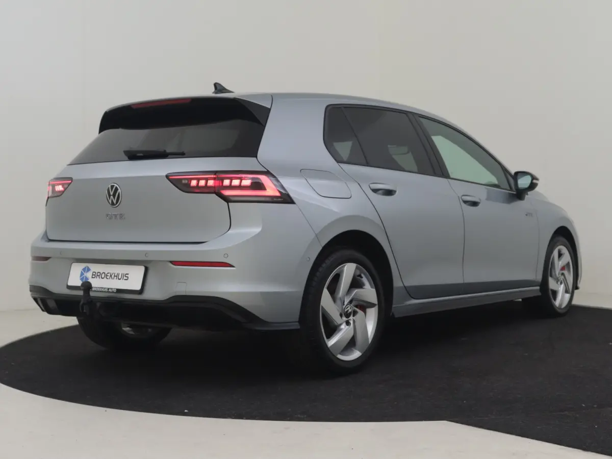 1.5 eHybrid GTE 272PK DSG/AUTO | Camera | IQ Light l Elektr. Trekhaak | Parkeerassistent | Head-up Display | Stoel/stuurverwarming | App connect | Dodehoek detectie |IQ Lights | DAB | 17"LMV