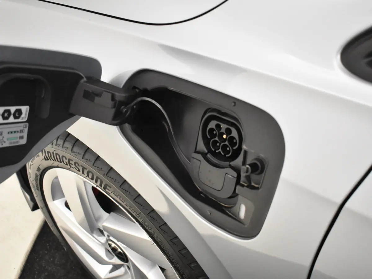 1.5 eHybrid GTE 272PK DSG/AUTO | Camera | IQ Light l Elektr. Trekhaak | Parkeerassistent | Head-up Display | Stoel/stuurverwarming | App connect | Dodehoek detectie |IQ Lights | DAB | 17"LMV