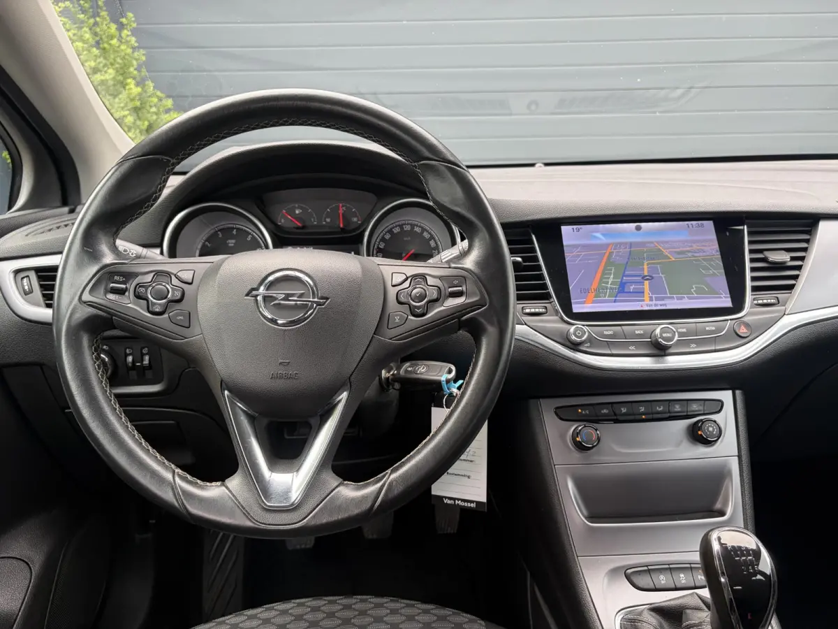 1.4 Business+ ✓1e Eigenaar✓Trekhaak✓150pk✓Carplay✓Navi✓Airco✓Cruise✓Pdc V+A✓6 Bak✓Lm velgen✓N.A.P,Apk tot 10-2027