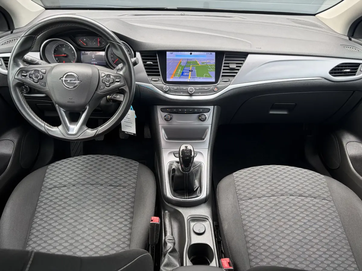 1.4 Business+ ✓1e Eigenaar✓Trekhaak✓150pk✓Carplay✓Navi✓Airco✓Cruise✓Pdc V+A✓6 Bak✓Lm velgen✓N.A.P,Apk tot 10-2027