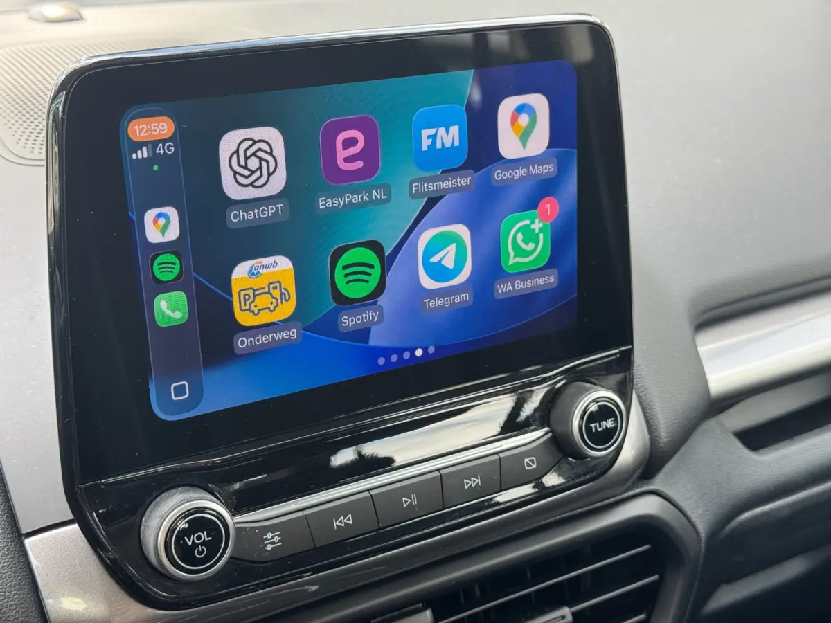 1.0 EcoBoost Titanium | CARPLAY | NAVI | CRUISE CONTROL | LICHTMETALEN VELGEN | PARKEERSENSORS |