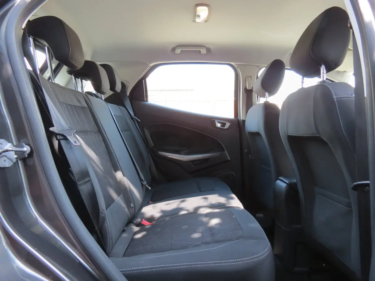 1.0 EcoBoost Titanium | CARPLAY | NAVI | CRUISE CONTROL | LICHTMETALEN VELGEN | PARKEERSENSORS |