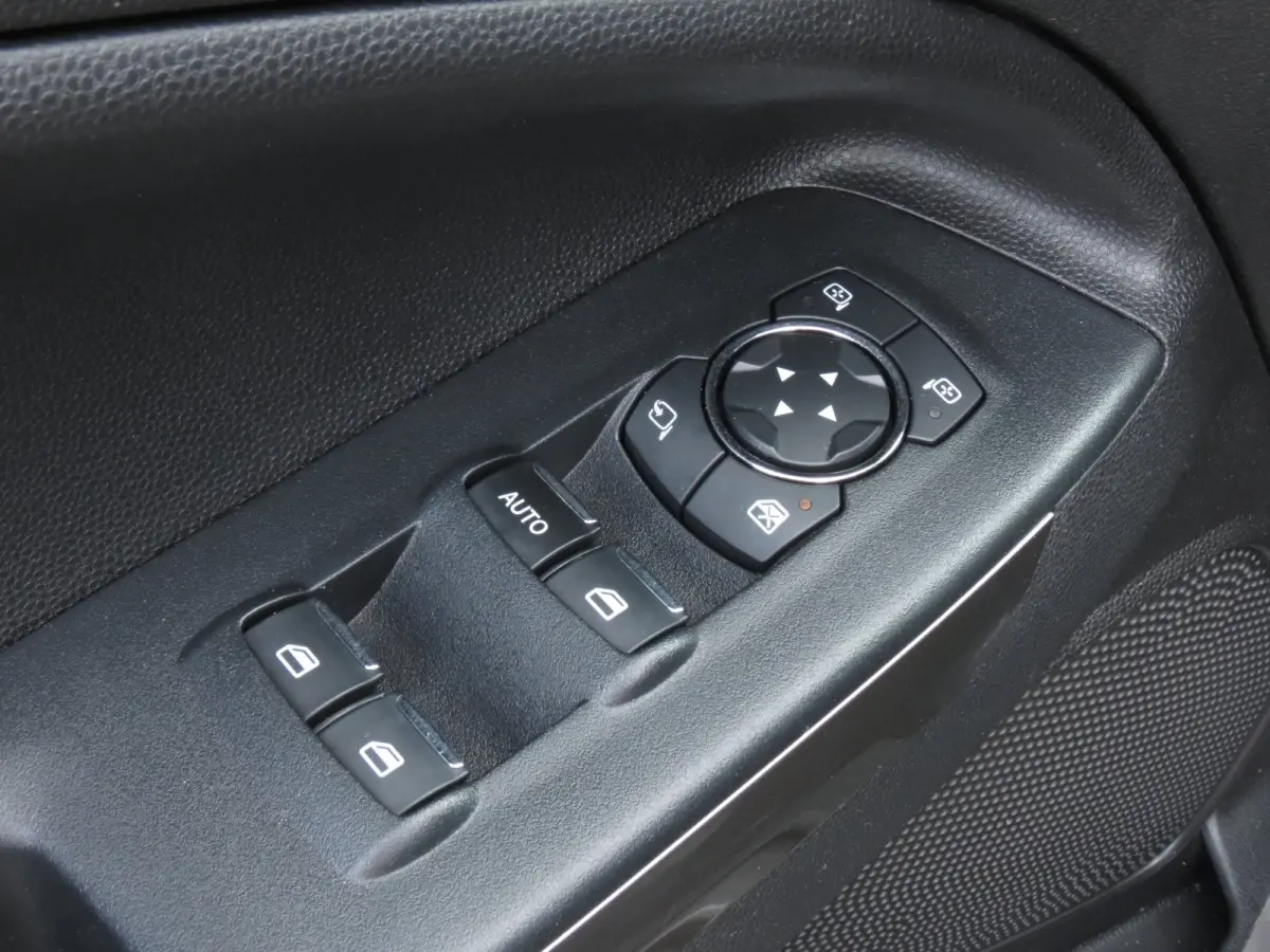1.0 EcoBoost Titanium | CARPLAY | NAVI | CRUISE CONTROL | LICHTMETALEN VELGEN | PARKEERSENSORS |
