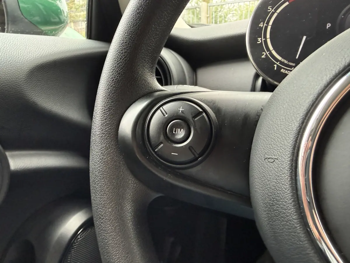1.5 One Pepper Automaat | British Racing Green | Dealer onderhouden | Origineel NL auto