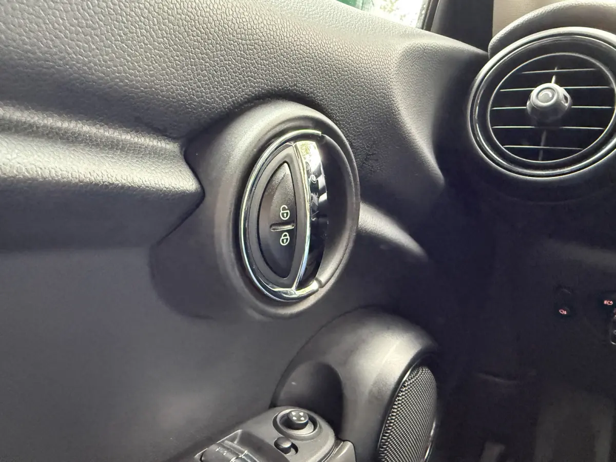 1.5 One Pepper Automaat | British Racing Green | Dealer onderhouden | Origineel NL auto
