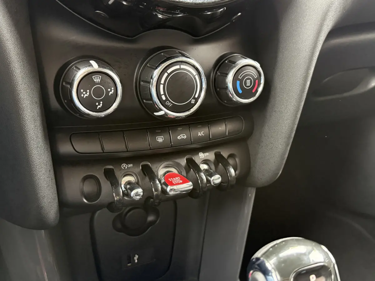 1.5 One Pepper Automaat | British Racing Green | Dealer onderhouden | Origineel NL auto