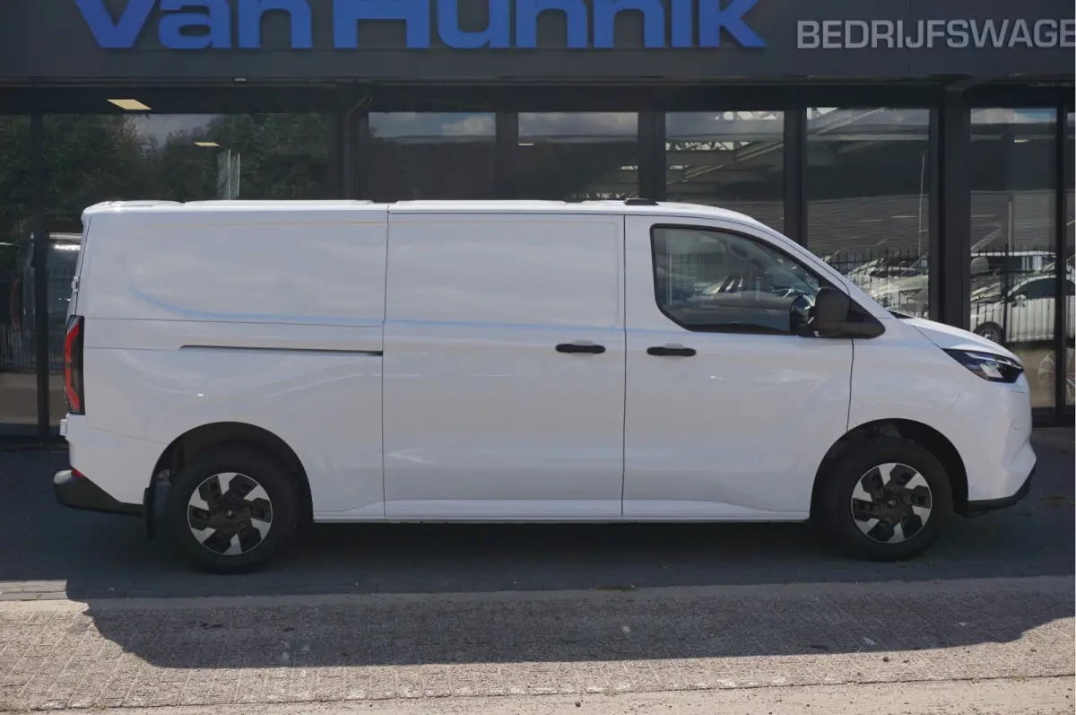 320L 218PK 71KWH Trend AUT BPM VRIJ!! Apple CP / Android A, LED, 2300KG Trekgewicht NR. EC01