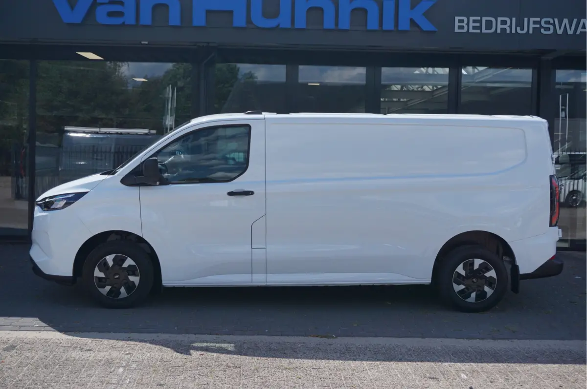320L 218PK 71KWH Trend AUT BPM VRIJ!! Apple CP / Android A, LED, 2300KG Trekgewicht NR. EC01