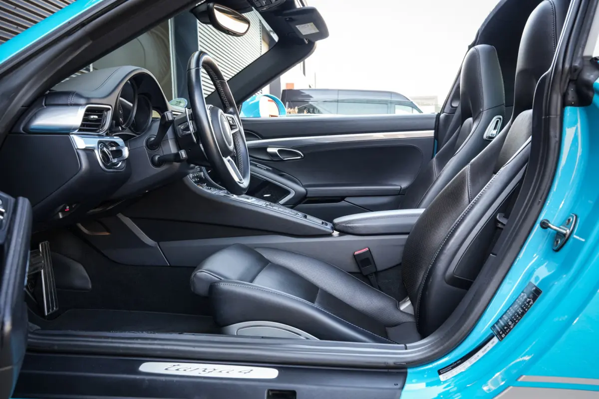 991.2 3.0 4 | Miami Blue | Sportchrono | Stoelventilatie | Leder | CarPlay | Camera | Uniek! |