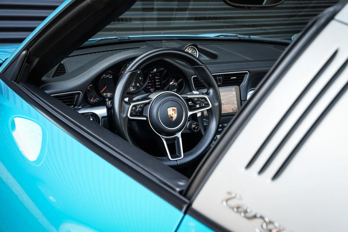991.2 3.0 4 | Miami Blue | Sportchrono | Stoelventilatie | Leder | CarPlay | Camera | Uniek! |