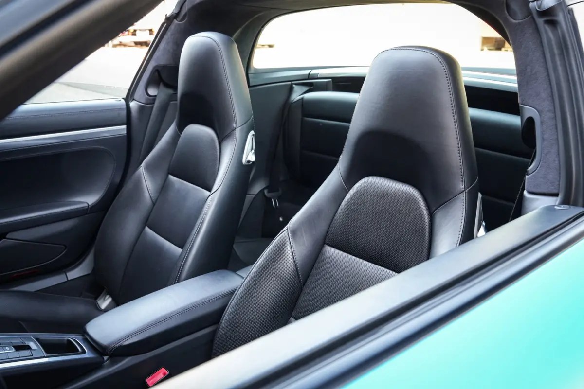 991.2 3.0 4 | Miami Blue | Sportchrono | Stoelventilatie | Leder | CarPlay | Camera | Uniek! |