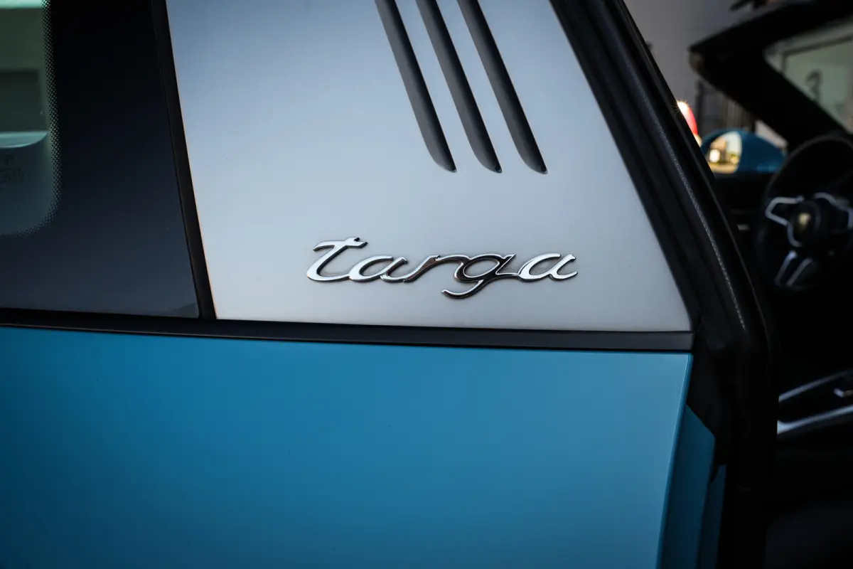 991.2 3.0 4 | Miami Blue | Sportchrono | Stoelventilatie | Leder | CarPlay | Camera | Uniek! |