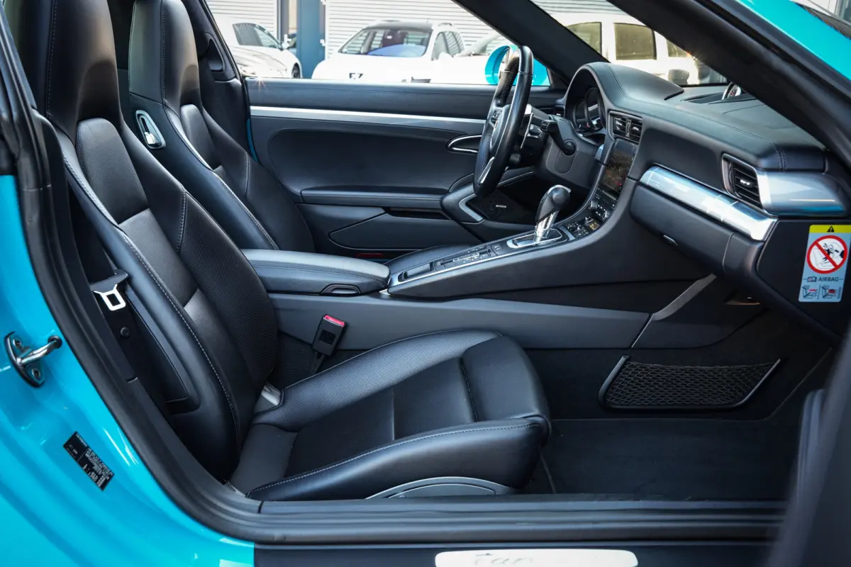 991.2 3.0 4 | Miami Blue | Sportchrono | Stoelventilatie | Leder | CarPlay | Camera | Uniek! |