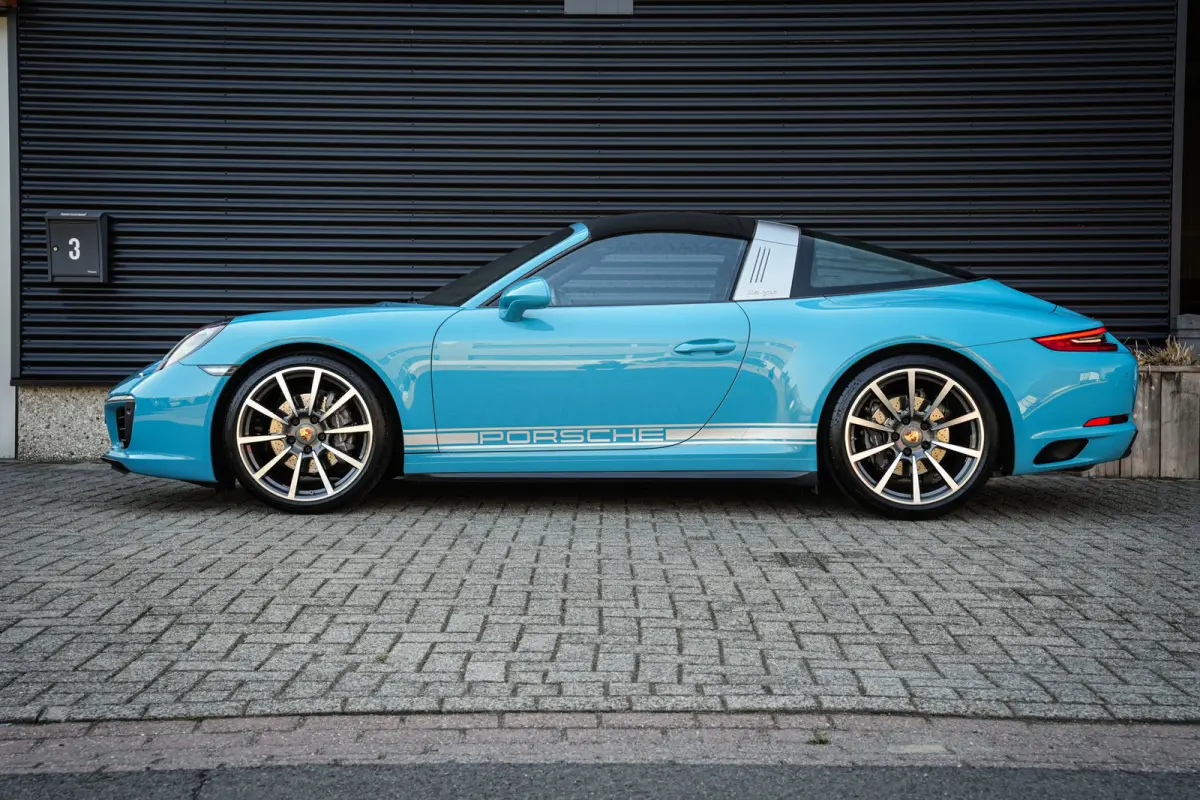 991.2 3.0 4 | Miami Blue | Sportchrono | Stoelventilatie | Leder | CarPlay | Camera | Uniek! |